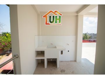 ID 00512-VENTA CASA PUCALLPA - DE ESTRENO -  CON PISCINA-A.T 250 m2