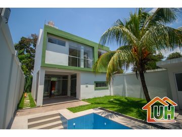 ID 00512-VENTA CASA PUCALLPA - DE ESTRENO -  CON PISCINA-A.T 250 m2