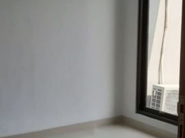 Rumah 2 lantai dalam komplek cinere delta residence