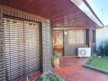 Venta Hermoso Chalet con pileta y quincho  en Gral Rodriguez