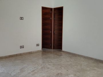 CASA EN FRACCIONAMIENTO REAL LAS QUINTAS