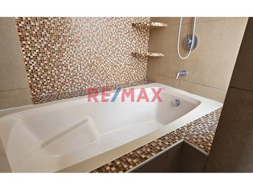 🏖 Alquiler de Departamento Amoblado en Huanchaco – ¡Listo para Mudarse! 🏡

¿Buscas vivir cerca del mar en un lugar cómodo, moderno y con todos los s