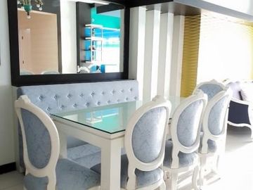 Condominium 3 Bedroom: 3 Bedrooms Condo For Sale in Two Serendra BGC Taguig City