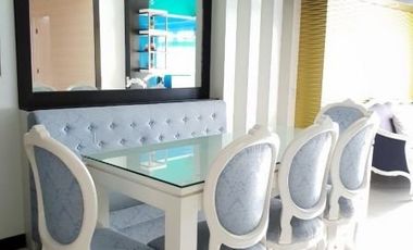 Condominium 3 Bedroom: 3 Bedrooms Condo For Sale in Two Serendra BGC Taguig City
