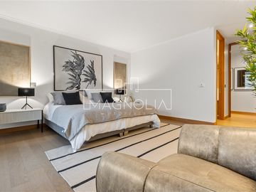 Departamento en venta de 5 dorm. en Las Condes