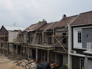 towhouse pinggir jalan