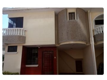 CASA DE CONJUNTO EN VENTA RIOMAR  CERCA AL CC BUENAVISTA