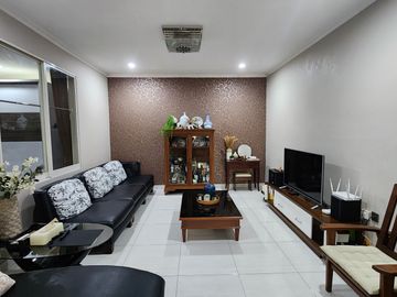 Rumah 2 Lantai Siap Huni Lokasi Strategis Di Cakung S8654