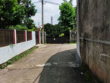Imelda Rumah Second Dekat Mall DTC dan PIntu Tol Sawangan