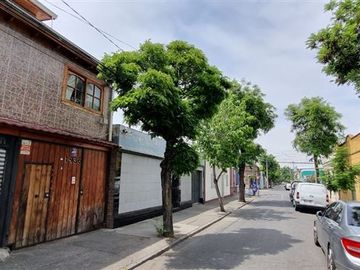 Casa en Venta en ARTEMIO GUTIERREZ con LEON PRADO