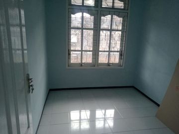 Rumah dijual murah lahan luas dekat kampus UB di kota Malang
