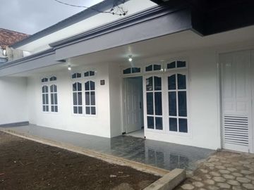 Rumah dijual murah lahan luas dekat kampus UB di kota Malang