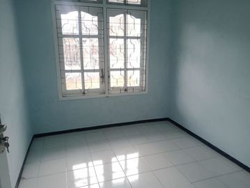 Rumah dijual murah lahan luas dekat kampus UB di kota Malang