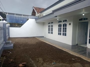 Rumah dijual murah lahan luas dekat kampus UB di kota Malang