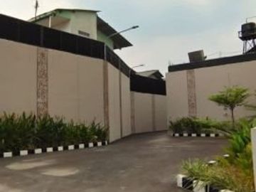 Rumah baru cluster mewah 2,5 lantai di dekat mall Pondok Gede, Bekasi