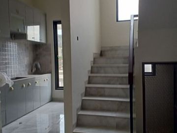 Rumah baru cluster mewah 2,5 lantai di dekat mall Pondok Gede, Bekasi