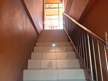 Disewakan Ruko Bekas Dunkin Di Area Pesanggrahan