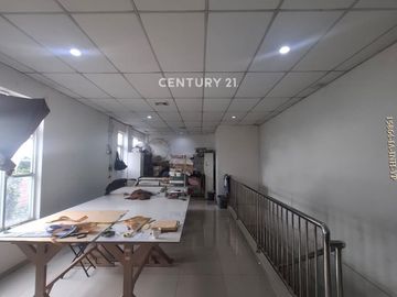 Disewakan Ruko Bekas Dunkin Di Area Pesanggrahan