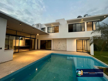 Venta casa a estrenar en Frac. Lomas de Cocoyoc Everest