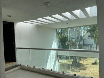 Casa En Venta Con Amplio Jardín en Esquina Villa Satélite La Calera