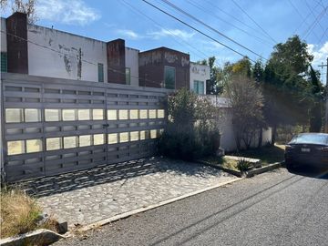 Casa En Venta Con Amplio Jardín en Esquina Villa Satélite La Calera