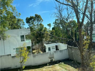 Casa En Venta Con Amplio Jardín en Esquina Villa Satélite La Calera