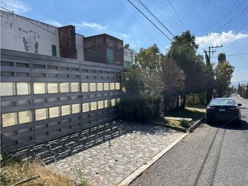Casa En Venta Con Amplio Jardín en Esquina Villa Satélite La Calera
