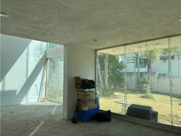 Casa En Venta Con Amplio Jardín en Esquina Villa Satélite La Calera