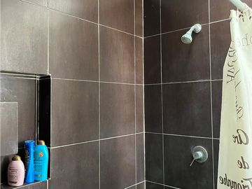 Casa En Venta Con Amplio Jardín en Esquina Villa Satélite La Calera