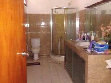 5 Bedroom House for sale