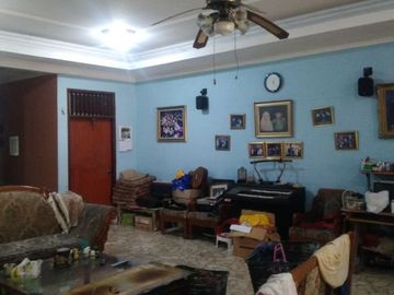 5 Bedroom House for sale