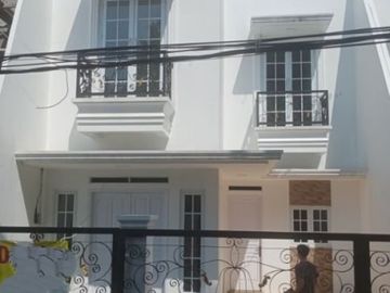 Rumah Mewah Dan Exclusive Dekat Gate Tol Kukusan Beji Depok 1.9 M (risti)
