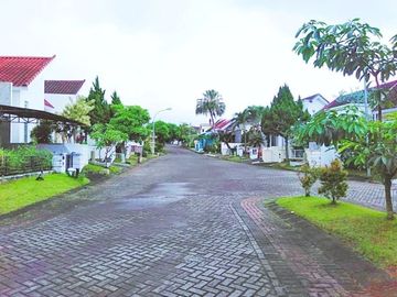 Rumah dijual villa puncak tidar dekat kampus di kota Malang