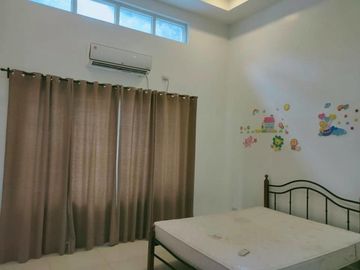 Fully Furnished with 4 bedroom and Swimming Pool for RENT in Hensonville Angeles City