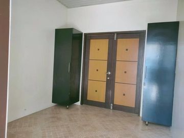 Fully Furnished with 4 bedroom and Swimming Pool for RENT in Hensonville Angeles City