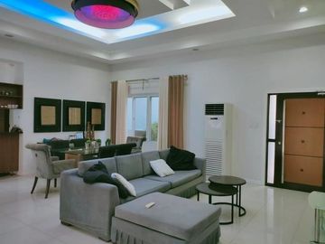 Fully Furnished with 4 bedroom and Swimming Pool for RENT in Hensonville Angeles City