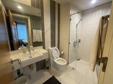 1 Bedroom Condo for sale at Circle Condominium