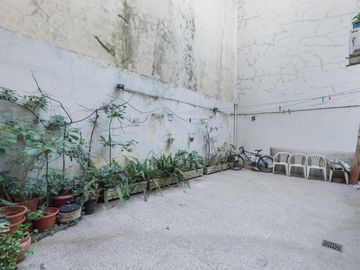 DEPARTAMENTO VENTA 3 AMBIENTES 2 PATIOS FACULTAD
