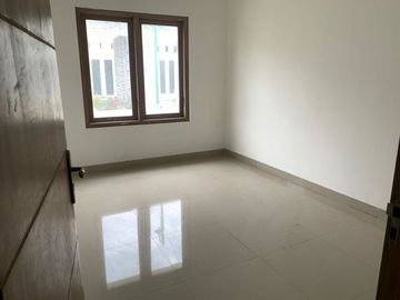 2 LANTAI RUMAH DI PURWOMARTANI DEKAT BANDARA ADISUCIPTO
