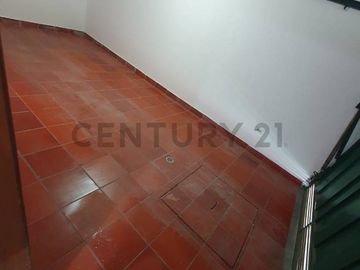 Vendo Casa de 3 pisos en conjunto sector Calderón