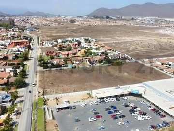 Se vende gran terreno en Peñuelas