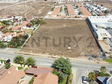 Se vende gran terreno en Peñuelas