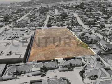 Se vende gran terreno en Peñuelas