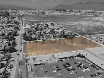 Se vende gran terreno en Peñuelas