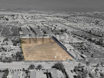 Se vende gran terreno en Peñuelas