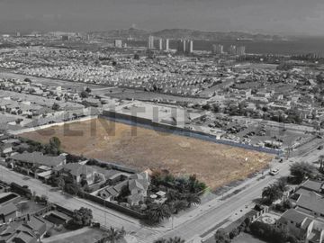 Se vende gran terreno en Peñuelas
