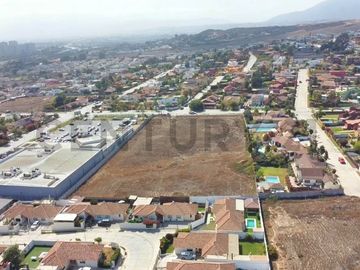 Se vende gran terreno en Peñuelas