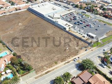 Se vende gran terreno en Peñuelas