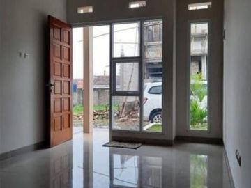 Rumah 2 lantai strategis,harga termasuk notaris dan balik nama