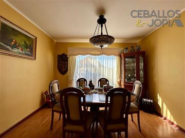 Casa en venta de 4 dorm. en Villa Alemana